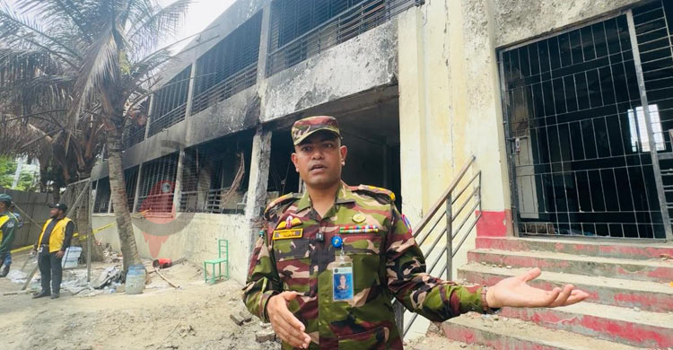 ‘বাচ্চারা বলছিল আঙ্কেল, আমি হাঁটতে পারছি না, আমাকে একটু কোলে নেন’