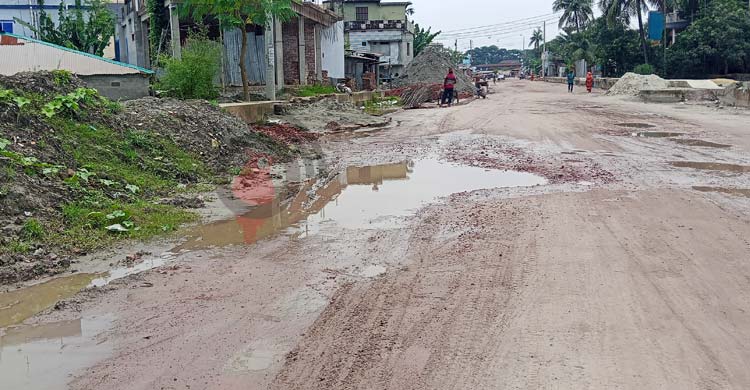 এক যুগে ভোগান্তি না কাটলেও নির্মাণ ব্যয় বেড়েছে ১৬০ কোটি টাকা