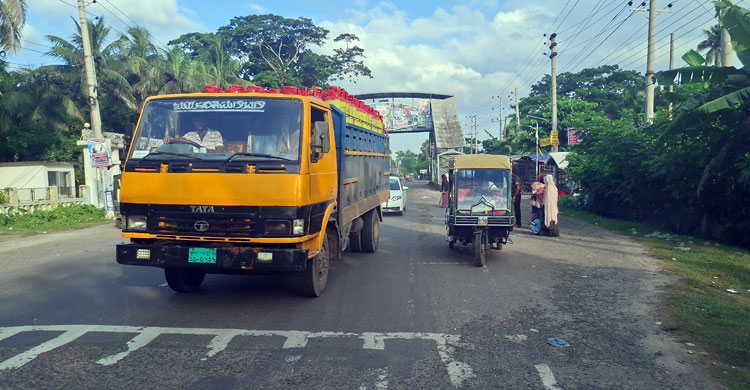 বাগেরহাটে দিনভর হরতাল-অবরোধ শেষে যান চলাচল স্বাভাবিক