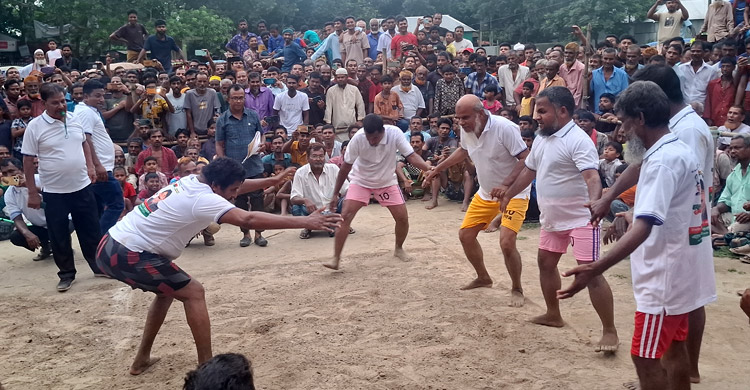 হা-ডু-ডু খেলে দর্শক মাতালেন দৃষ্টিপ্রতিবন্ধীরা