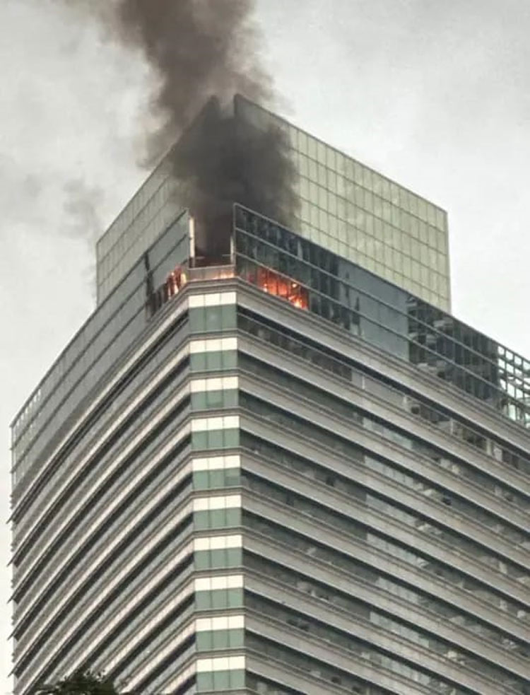 মালয়েশিয়ার পেট্রোনাস টাওয়ার থ্রিতে অগ্নিকাণ্ড