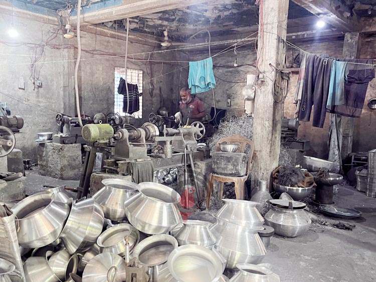 বিসিকের জায়গা সংকটে স্বপ্ন ভাঙছে নতুন উদ্যোক্তাদের