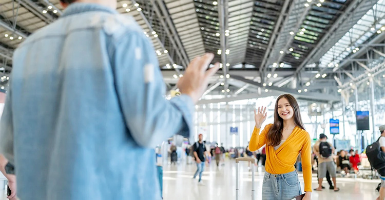 সম্পর্ক টিকিয়ে রাখতে নতুন ট্রেন্ড ‘এয়ারপোর্ট ডিভোর্স’