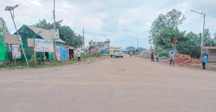 কর্মচঞ্চল পাটুরিয়া ঘাট কেবলই স্মৃতি