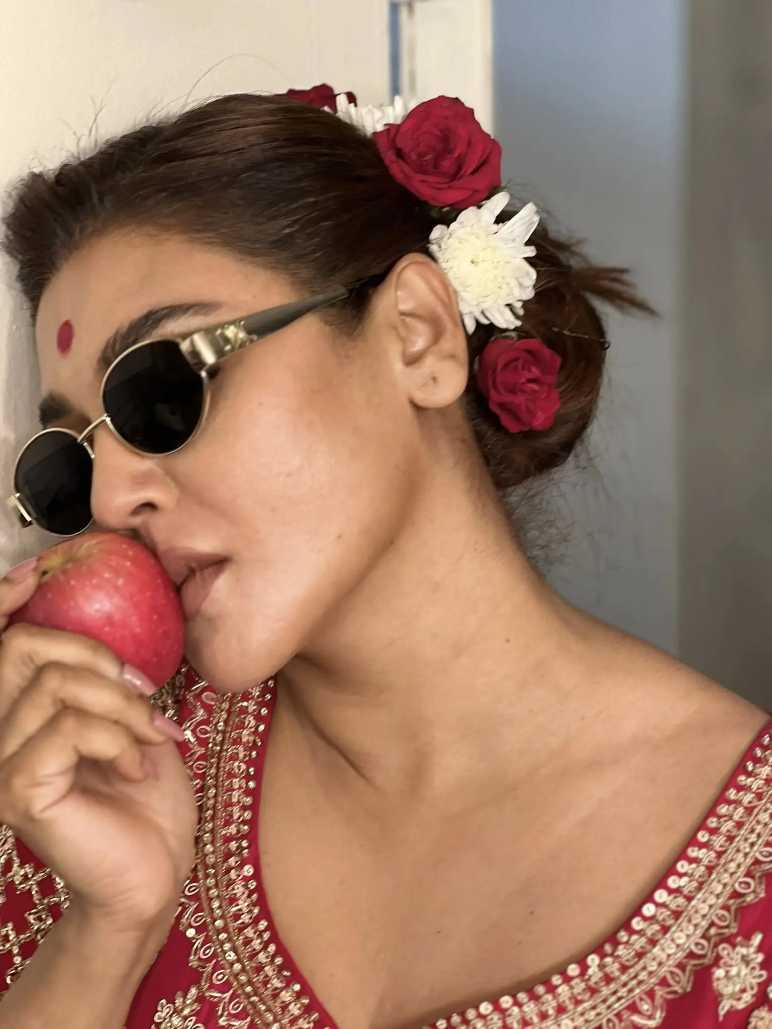 আপেল হওয়া বারণ জয়া আহসানের