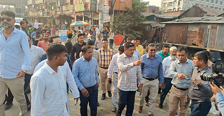 নিয়োগ পেয়েই মশক নিধনে নামলে সিটি প্রশাসক