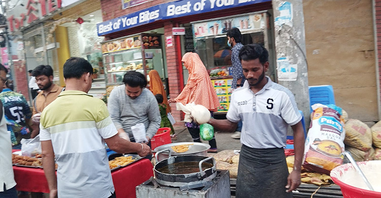 রাজশাহীতে প্রথমদিনে জমজমাট ইফতার বাজার